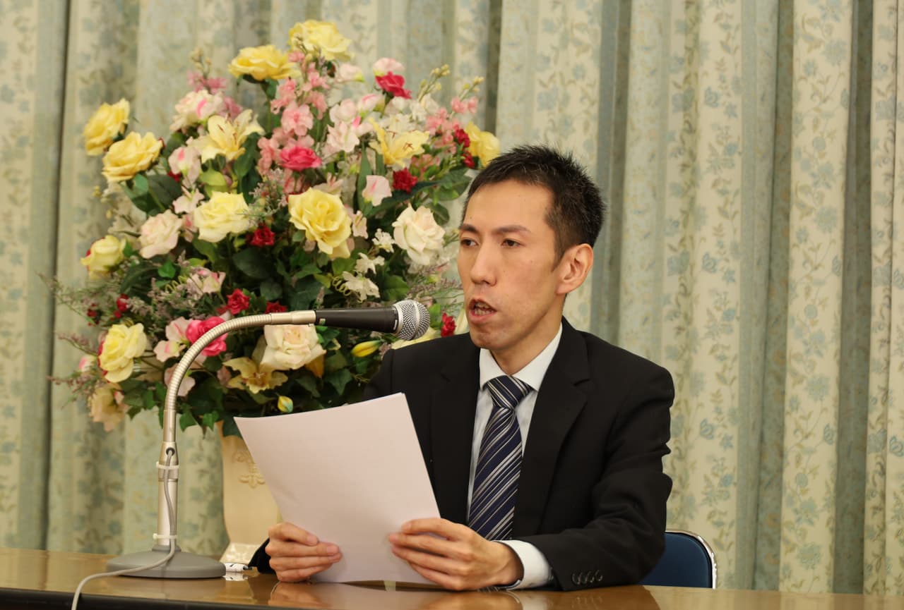 <証言する杉田さん>