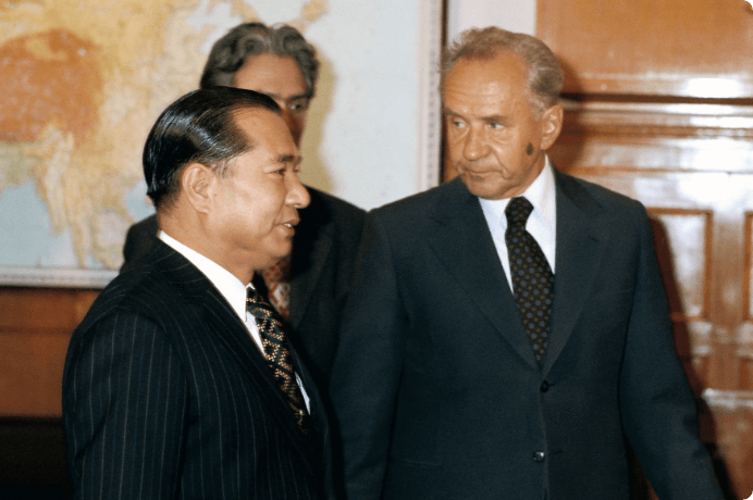 画像:コスイギン首相とクレムリン宮殿で会見（1974年９月）