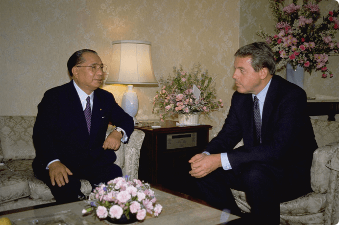 画像:オーストリアのフランツ・フラニツキ首相（当時）と会見（1989年　東京）