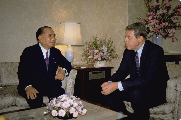 画像:オーストリアのフランツ・フラニツキ首相（当時） と会見（1989年　東京）