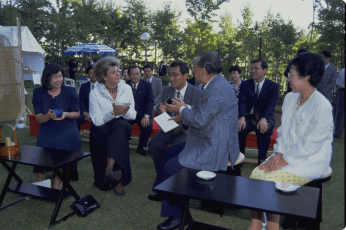 画像:サイフェルト氏（当時、文部次官）と会談（1992年　北海道）