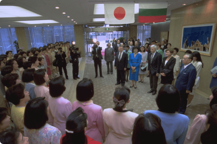 画像:ブルガリアのジェレフ大統領と会見（1990年・東京）
