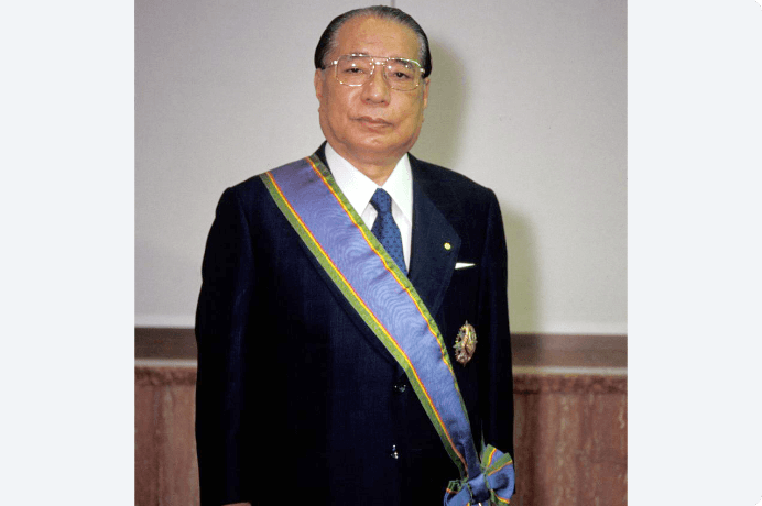 画像:王冠勲章勲一等を佩用した池田先生