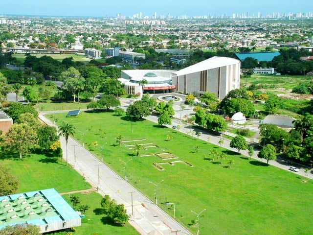 写真　州都レシフェに立つペルナンブコ連邦大学のキャンパス