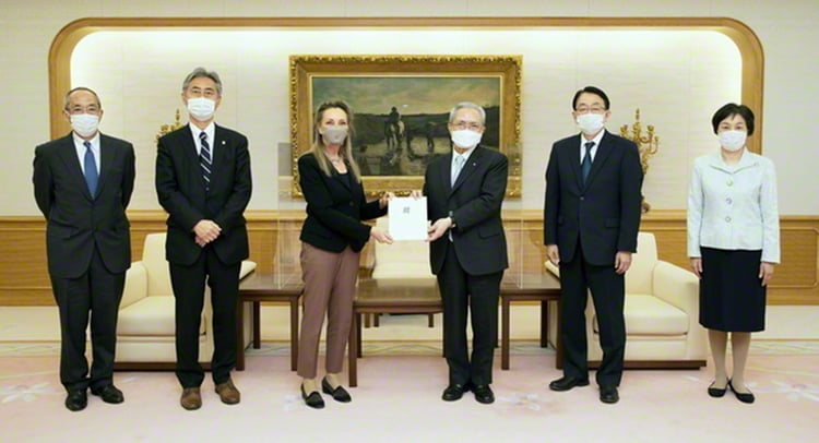 寄託式の様子(学会本部別館で)