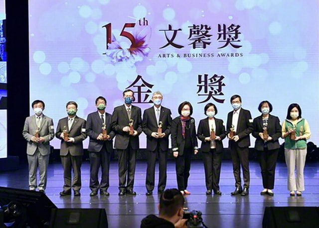 授与式の様子(台北市の国父記念館で)