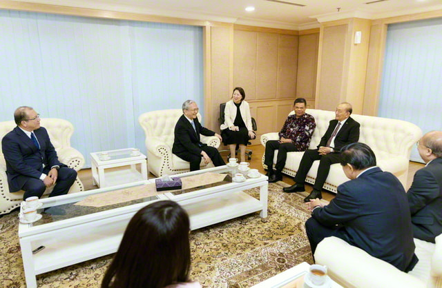 原田会長ら訪問団、マレーシアのサイフディン内相と会見｜創価学会公式