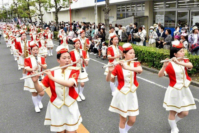 音楽隊、鼓笛隊が各地でパレード｜創価学会公式サイト