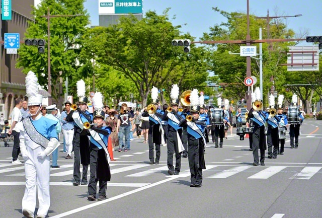 音楽隊・鼓笛隊が各地でパレード｜創価学会公式サイト