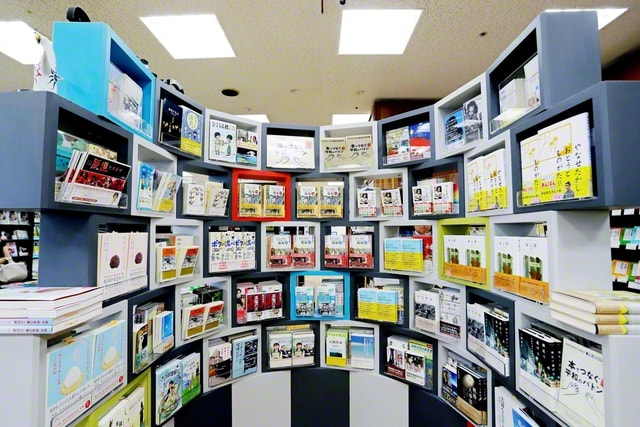 終戦80年ブックフェア「本でつなぐ平和のバトン」が全国1000書店で開催