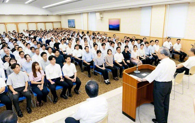 8・24「聖教新聞創刊原点の日」75周年 記念の集いに原田会長が出席 8・24「聖教新聞創刊原点の日」75周年 記念の集いに原田会長が出席
