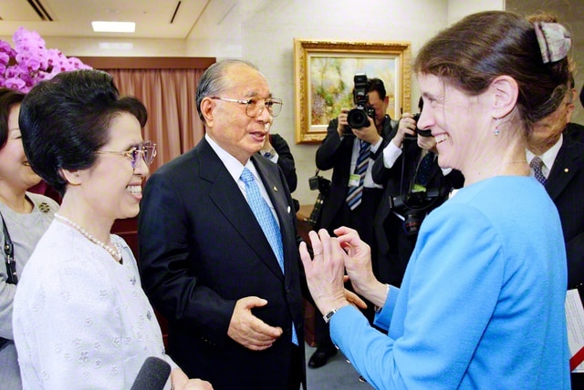 アメリカ・エマソン協会元会長 ワイダー博士が東北女性部に長編詩を
