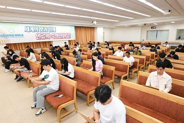 画像　首都ソウルの龍山文化会館で