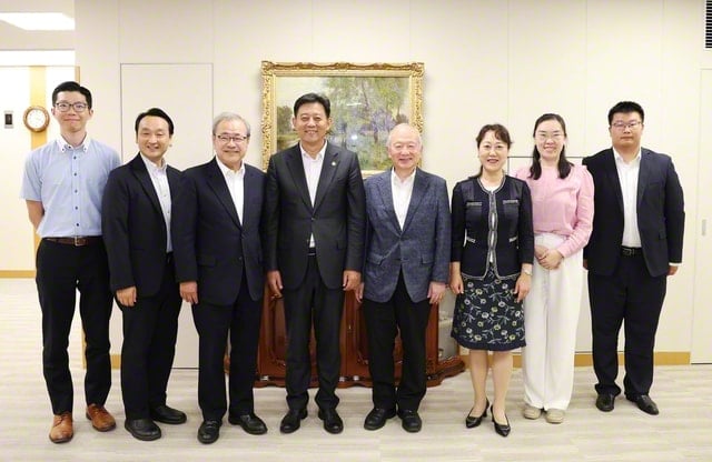 画像　中国人民平和軍縮協会一行