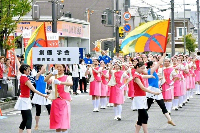 画像　関西富士鼓笛隊の演奏