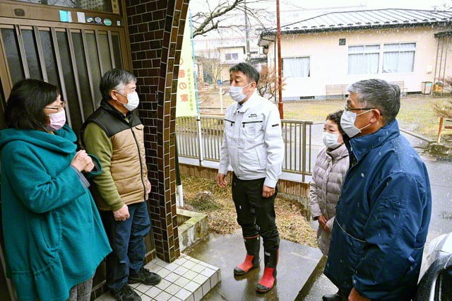 佐瀬総宮城長(中央)らが激励